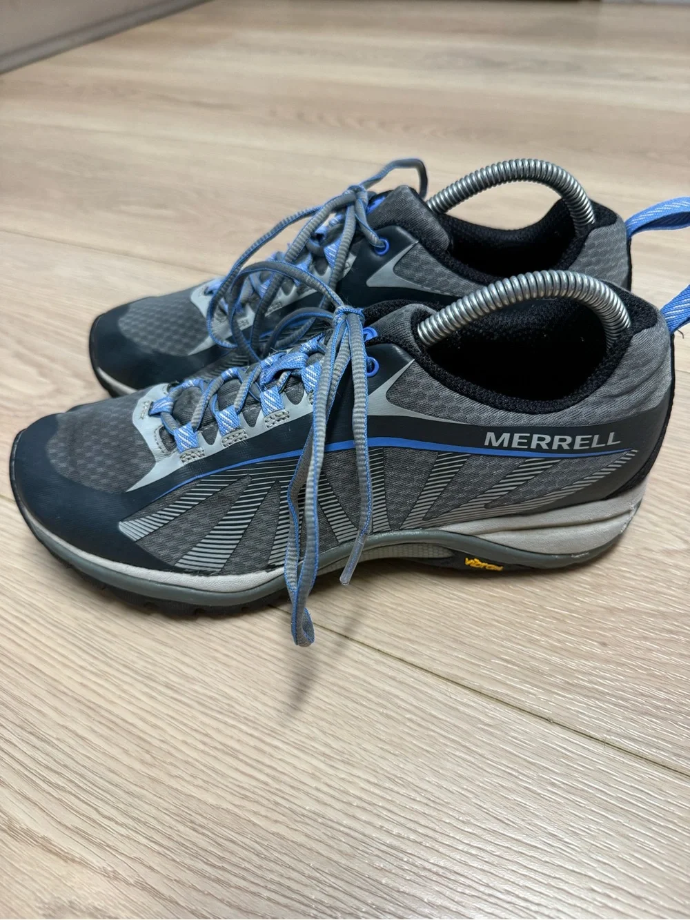 Merrell Women's Siren Edge hiking shoes in a grey and blue colorway, Size 9